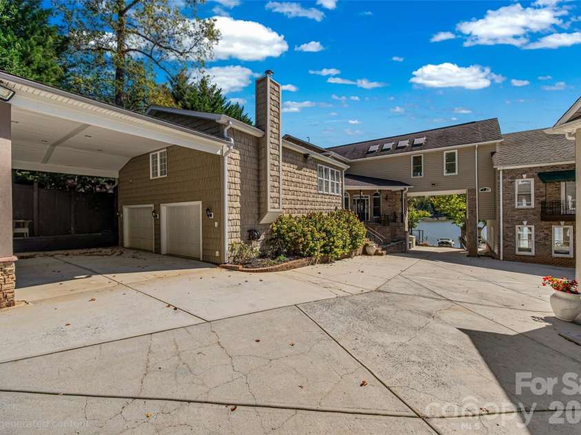 5650 Riverfront Road, Clover, SC 29710.  MLS# CAR4310458, YatesRealty ID 19574. 