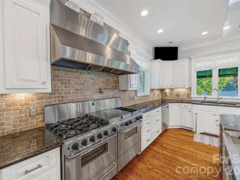 5650 Riverfront Road, Clover, SC 29710.  MLS# CAR4310458, YatesRealty ID 19574. Main House Kitchen