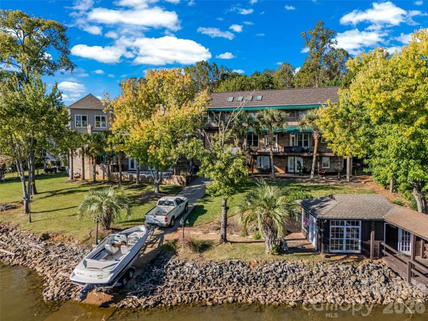 5650 Riverfront Road, Clover, SC 29710.  MLS# CAR4310458, YatesRealty ID 19574. Private Boat Ramp