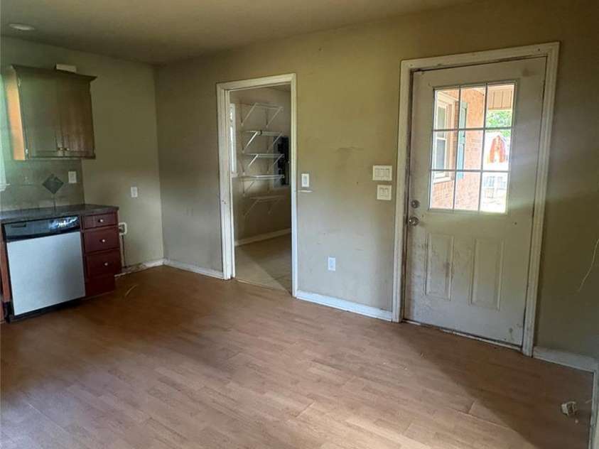 199 Country View Road, Statesville, NC 28625.  MLS# CAR4372826, YatesRealty ID 19575. 