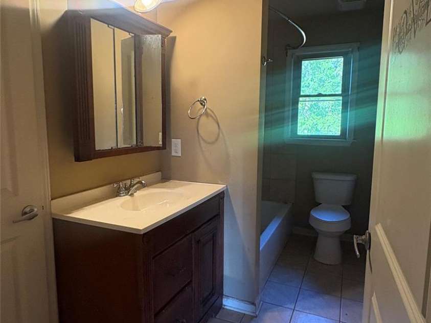 199 Country View Road, Statesville, NC 28625.  MLS# CAR4372826, YatesRealty ID 19575. 