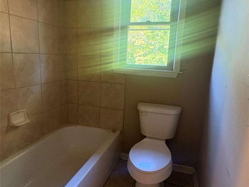 199 Country View Road, Statesville, NC 28625.  MLS# CAR4372826, YatesRealty ID 19575. 