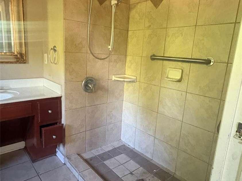 199 Country View Road, Statesville, NC 28625.  MLS# CAR4372826, YatesRealty ID 19575. 