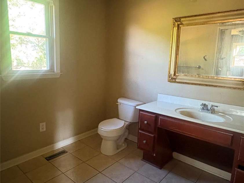 199 Country View Road, Statesville, NC 28625.  MLS# CAR4372826, YatesRealty ID 19575. 