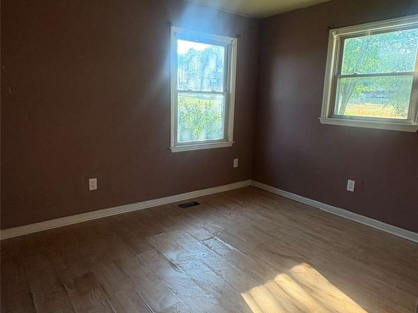199 Country View Road, Statesville, NC 28625.  MLS# CAR4372826, YatesRealty ID 19575. 