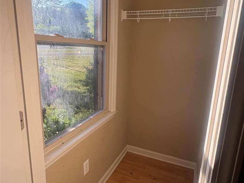 199 Country View Road, Statesville, NC 28625.  MLS# CAR4372826, YatesRealty ID 19575. 