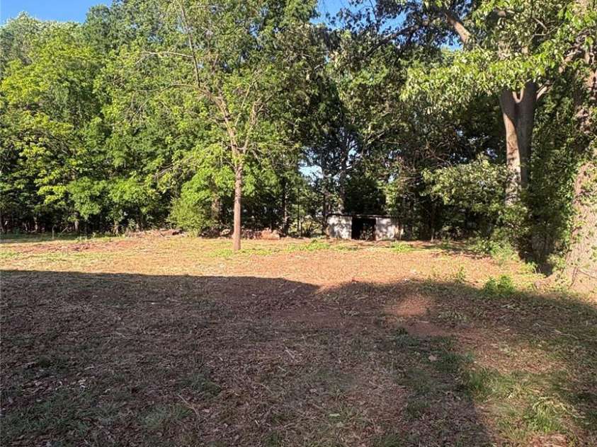 199 Country View Road, Statesville, NC 28625.  MLS# CAR4372826, YatesRealty ID 19575. 