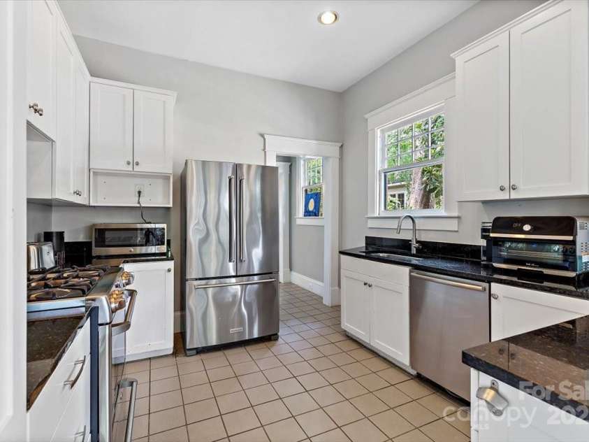 506 Clement Avenue, Charlotte, NC 28204.  MLS# CAR4266566, YatesRealty ID 19575. 