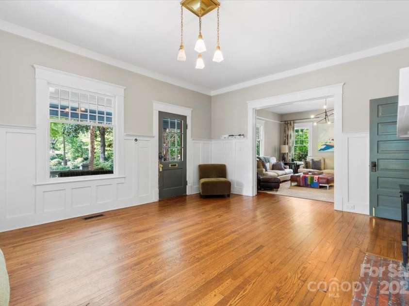 506 Clement Avenue, Charlotte, NC 28204.  MLS# CAR4266566, YatesRealty ID 19575. Looking back at Front Door