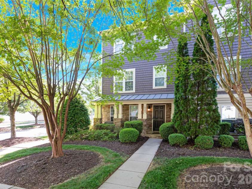 18503 The Commons Boulevard, Cornelius, NC 28031.  MLS# CAR4373801, YatesRealty ID 19576. 