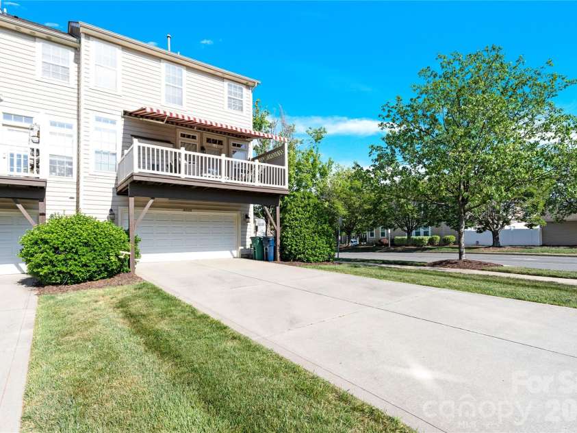 18503 The Commons Boulevard, Cornelius, NC 28031.  MLS# CAR4373801, YatesRealty ID 19576. 