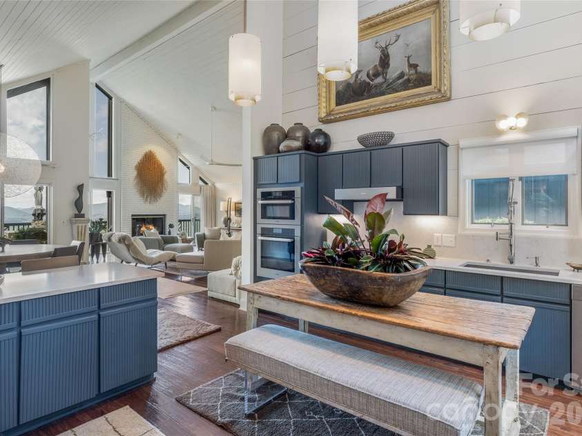 2618 Big Sheepcliff Road, Cashiers, NC 28717.  MLS# CAR4362808, YatesRealty ID 19577. Kitchen