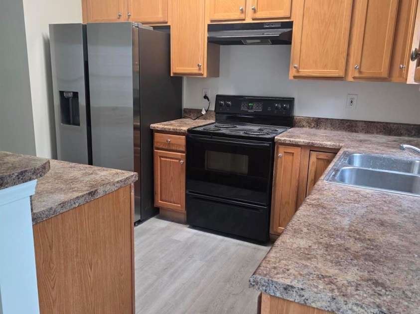 2924 Sedona Place, Fort Mill, SC 29708.  MLS# CAR4264555, YatesRealty ID 19578. Kitchen features an island, new Samsung Appliances, New Pics coming soon