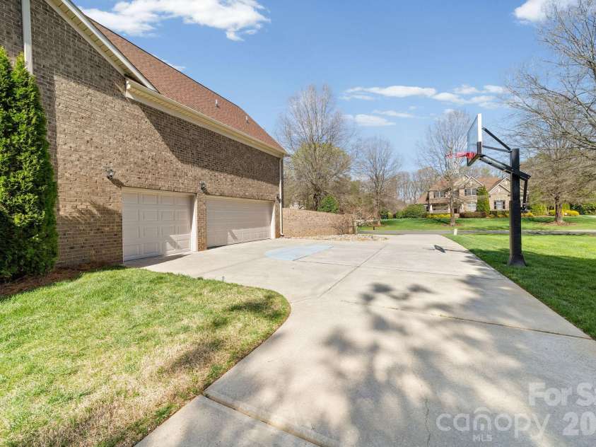6009 Autumn Blossom Lane, Waxhaw, NC 28173.  MLS# CAR4390615, YatesRealty ID 19578. 