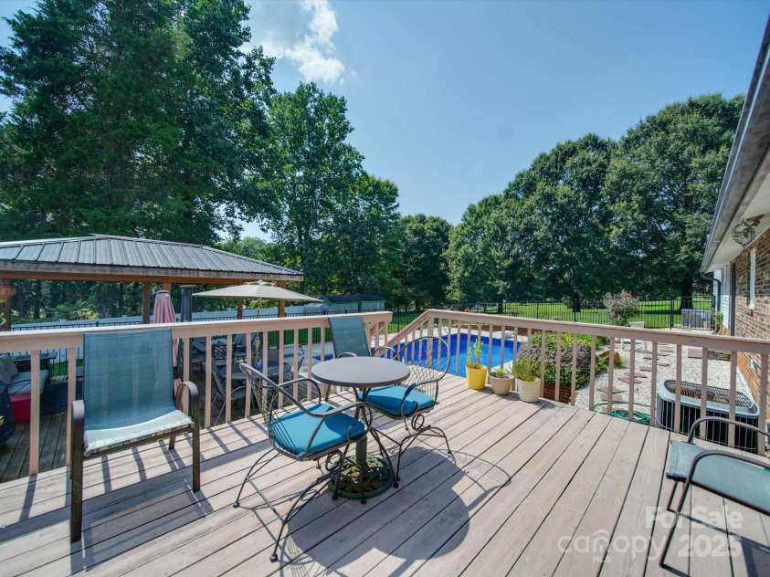 3509 Flint Drive, Statesville, NC 28677.  MLS# CAR4268969, YatesRealty ID 19579. 