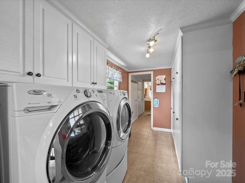 3509 Flint Drive, Statesville, NC 28677.  MLS# CAR4268969, YatesRealty ID 19579. 