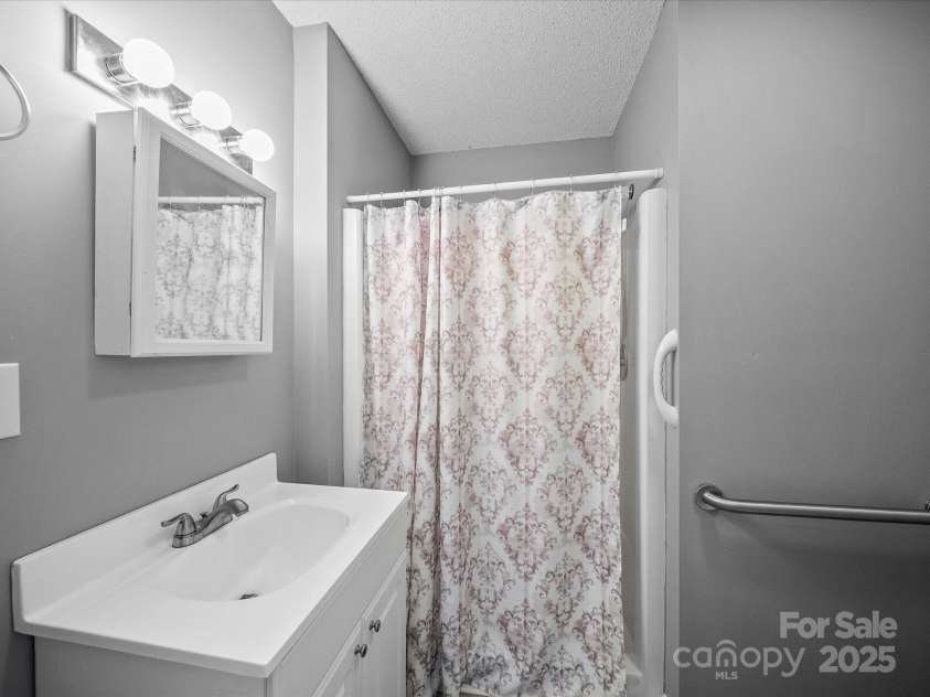 3509 Flint Drive, Statesville, NC 28677.  MLS# CAR4268969, YatesRealty ID 19579. Bath in Secondary Living Quarters