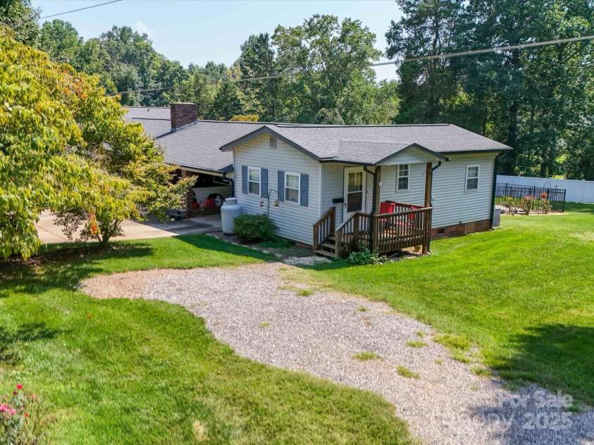 3509 Flint Drive, Statesville, NC 28677.  MLS# CAR4268969, YatesRealty ID 19579. Sep Drive for Secondary Living Quarters