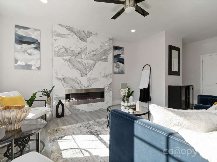 3008 Cricketeer Drive, Charlotte, NC 28216.  MLS# CAR4305520, YatesRealty ID 1958. 