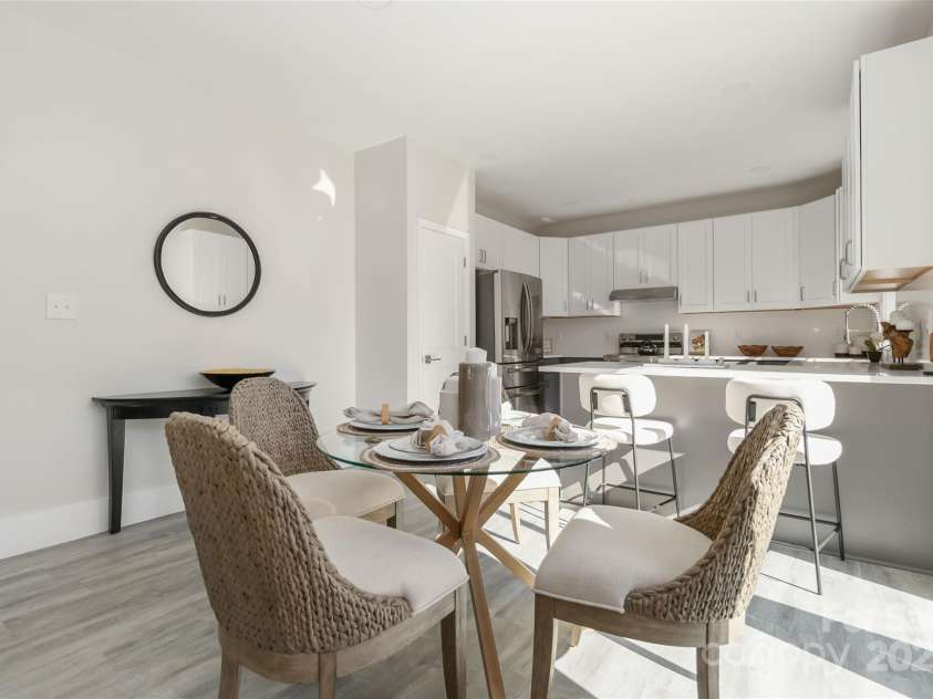 3008 Cricketeer Drive, Charlotte, NC 28216.  MLS# CAR4305520, YatesRealty ID 1958. 