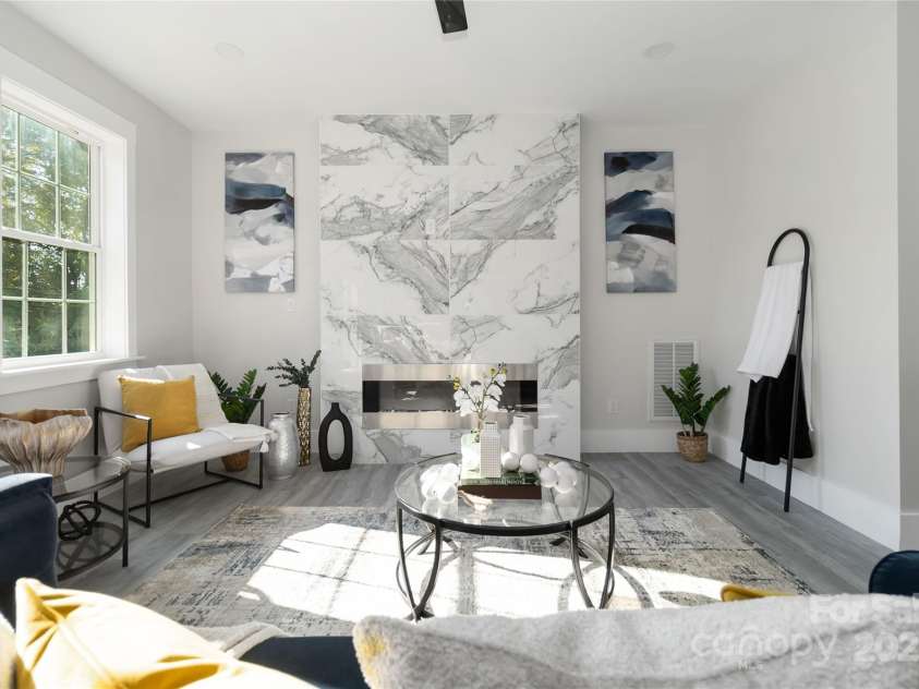 3008 Cricketeer Drive, Charlotte, NC 28216.  MLS# CAR4305520, YatesRealty ID 1958. 