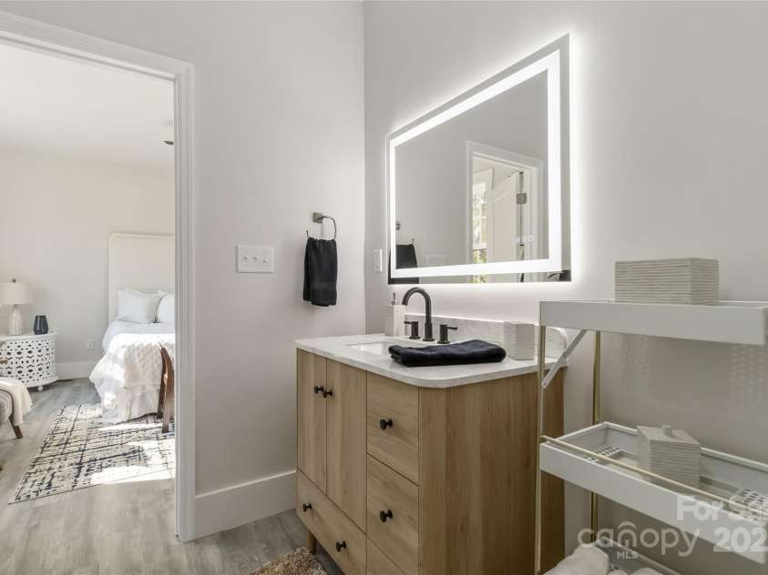 3008 Cricketeer Drive, Charlotte, NC 28216.  MLS# CAR4305520, YatesRealty ID 1958. Custom Selected Finishes