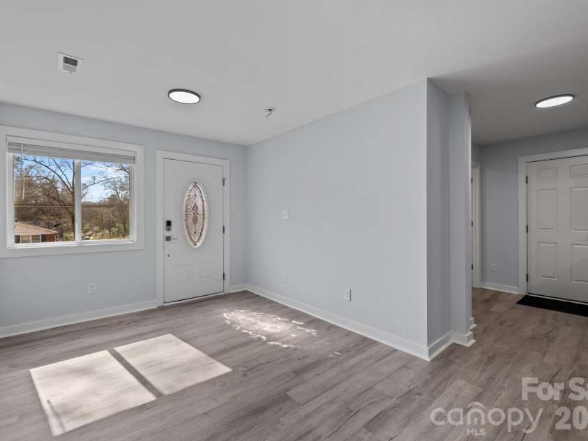 1008 Clanton Road, Charlotte, NC 28217.  MLS# CAR4370440, YatesRealty ID 19580. 