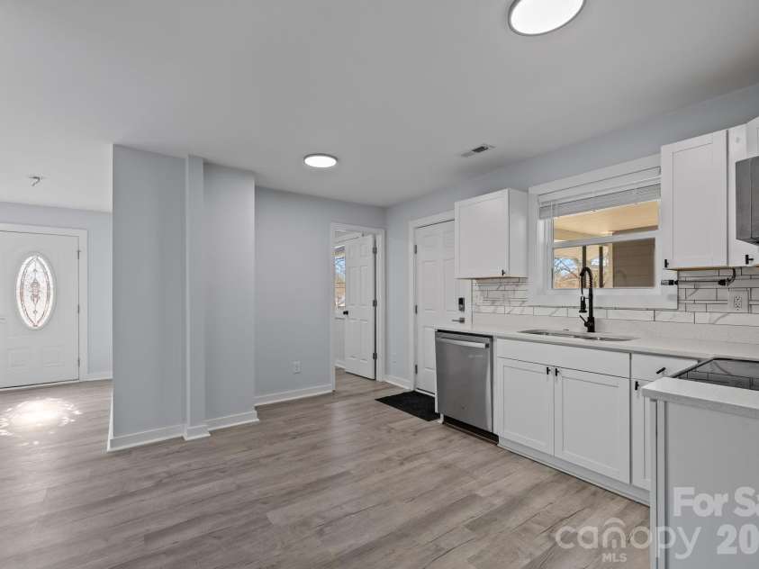 1008 Clanton Road, Charlotte, NC 28217.  MLS# CAR4370440, YatesRealty ID 19580. 