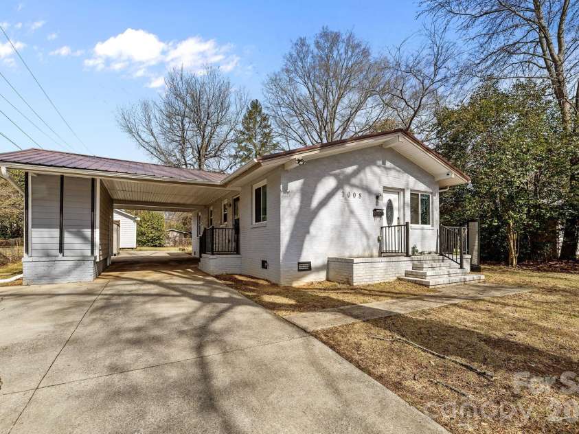 1008 Clanton Road, Charlotte, NC 28217.  MLS# CAR4370440, YatesRealty ID 19580. Front