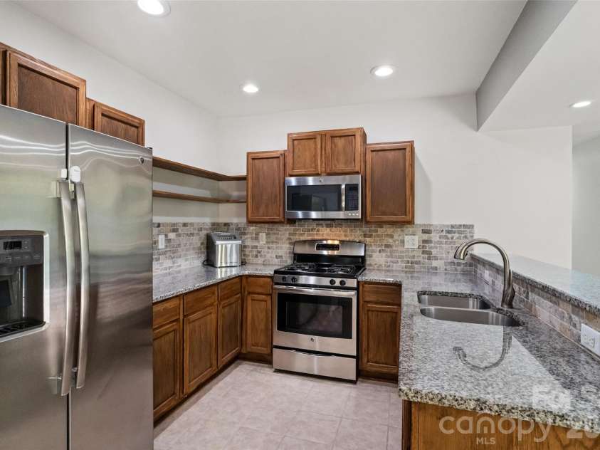 980 Autumn Glen Court, Clover, SC 29710.  MLS# CAR4351280, YatesRealty ID 19581. 