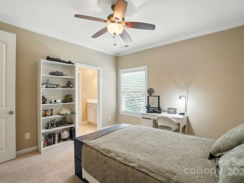 13056 Long Common Parkway, Huntersville, NC 28078.  MLS# CAR4296612, YatesRealty ID 19583. 