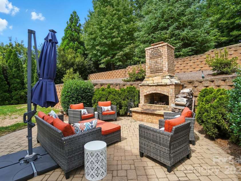 13056 Long Common Parkway, Huntersville, NC 28078.  MLS# CAR4296612, YatesRealty ID 19583. 