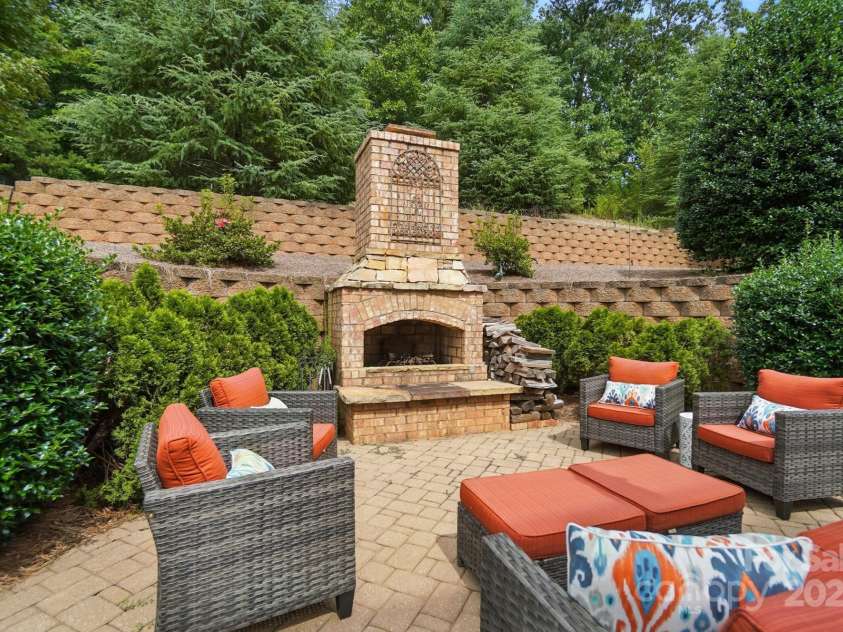 13056 Long Common Parkway, Huntersville, NC 28078.  MLS# CAR4296612, YatesRealty ID 19583. 