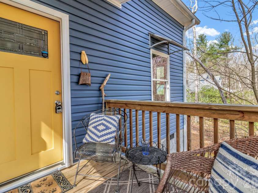 74 Alta Vista Drive, Saluda, NC 28773.  MLS# CAR4360971, YatesRealty ID 19583. 