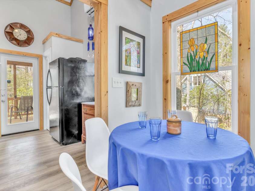 74 Alta Vista Drive, Saluda, NC 28773.  MLS# CAR4360971, YatesRealty ID 19583. 