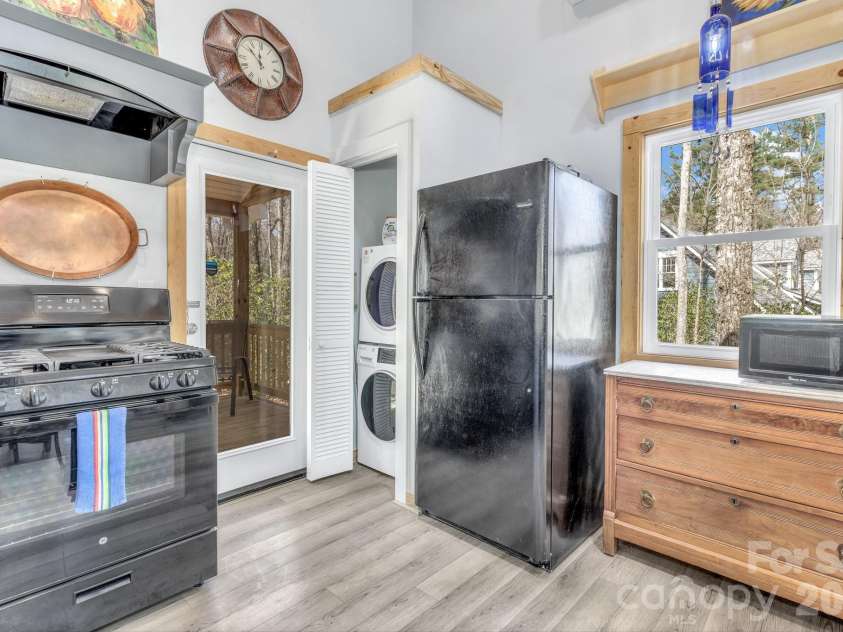 74 Alta Vista Drive, Saluda, NC 28773.  MLS# CAR4360971, YatesRealty ID 19583. 