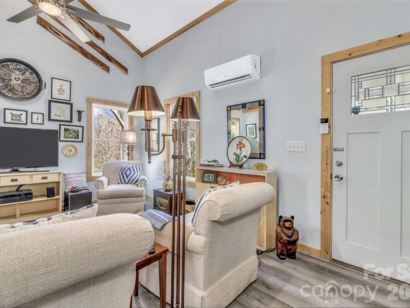 74 Alta Vista Drive, Saluda, NC 28773.  MLS# CAR4360971, YatesRealty ID 19583. 