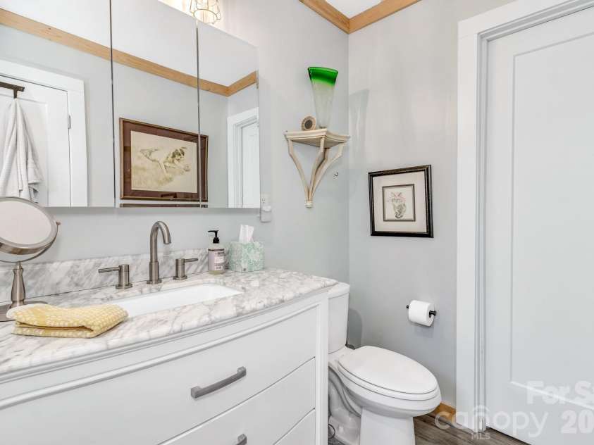 74 Alta Vista Drive, Saluda, NC 28773.  MLS# CAR4360971, YatesRealty ID 19583. 