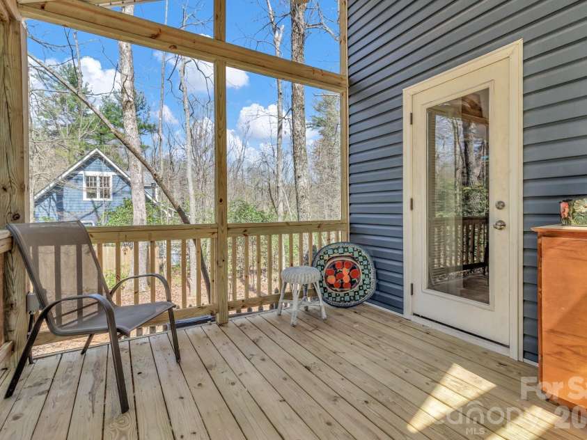 74 Alta Vista Drive, Saluda, NC 28773.  MLS# CAR4360971, YatesRealty ID 19583. 
