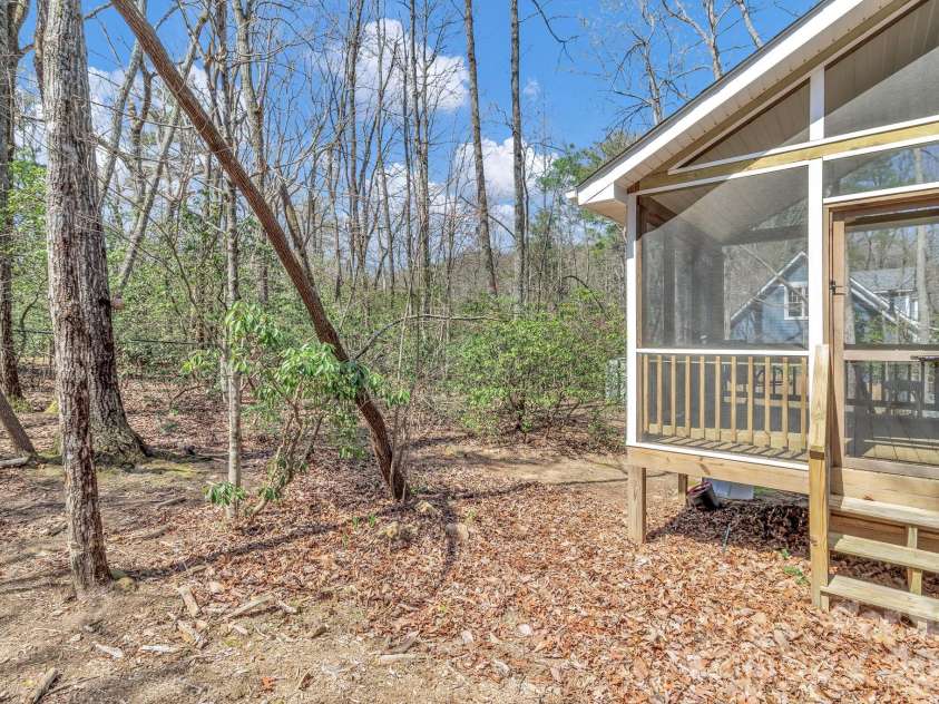 74 Alta Vista Drive, Saluda, NC 28773.  MLS# CAR4360971, YatesRealty ID 19583. 