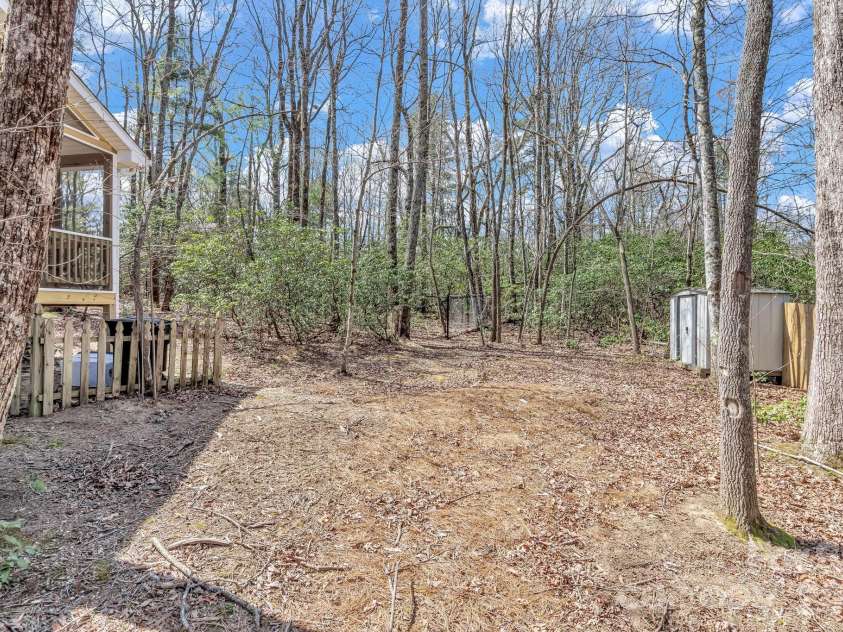 74 Alta Vista Drive, Saluda, NC 28773.  MLS# CAR4360971, YatesRealty ID 19583. 