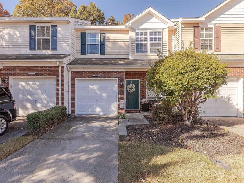 124 Clydesdale Court, Matthews, NC 28104.  MLS# CAR4372388, YatesRealty ID 19584. 