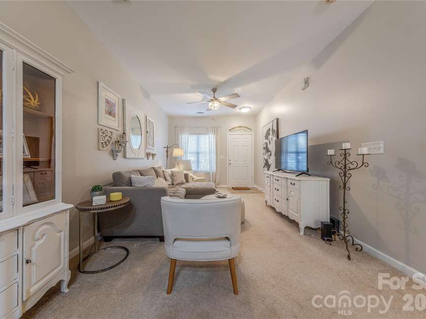 124 Clydesdale Court, Matthews, NC 28104.  MLS# CAR4372388, YatesRealty ID 19584. 