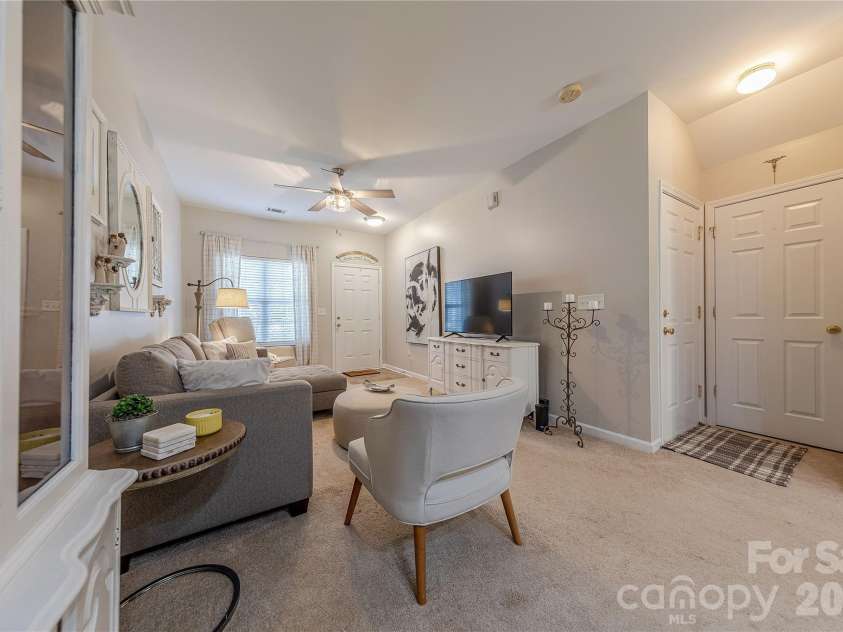 124 Clydesdale Court, Matthews, NC 28104.  MLS# CAR4372388, YatesRealty ID 19584. 
