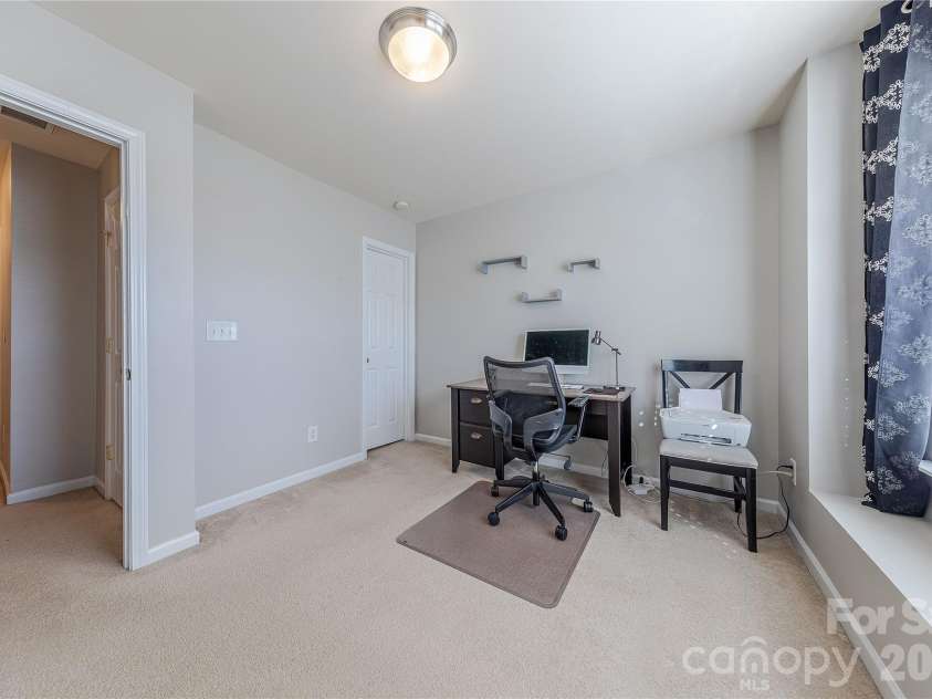 124 Clydesdale Court, Matthews, NC 28104.  MLS# CAR4372388, YatesRealty ID 19584. 