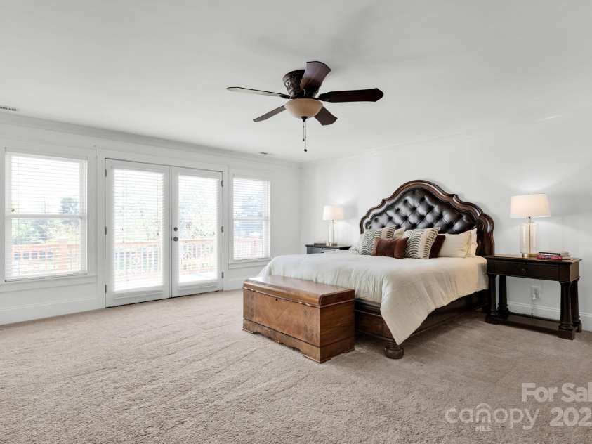 12932 Westmoreland Farm Road, Davidson, NC 28036.  MLS# CAR4243710, YatesRealty ID 19584. Primary bedroom suite