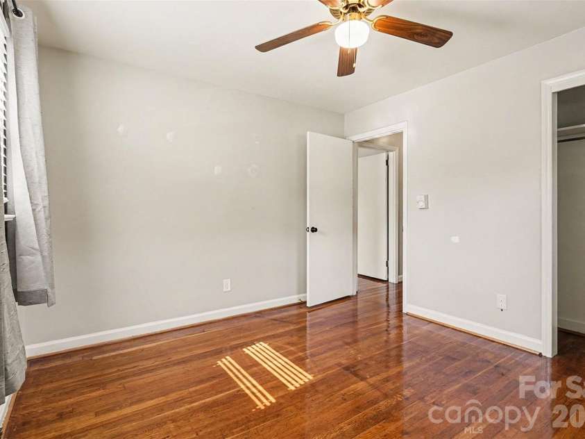 428 Frank Drive, Charlotte, NC 28215.  MLS# CAR4373061, YatesRealty ID 19585. 
