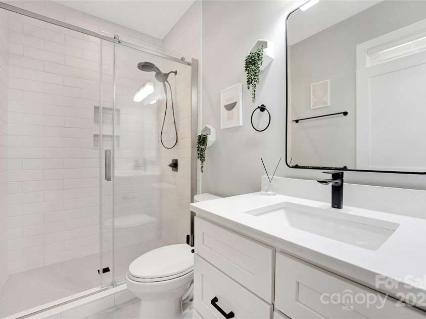 7 Mountain View Avenue, Black Mountain, NC 28711.  MLS# CAR4302734, YatesRealty ID 19585. 