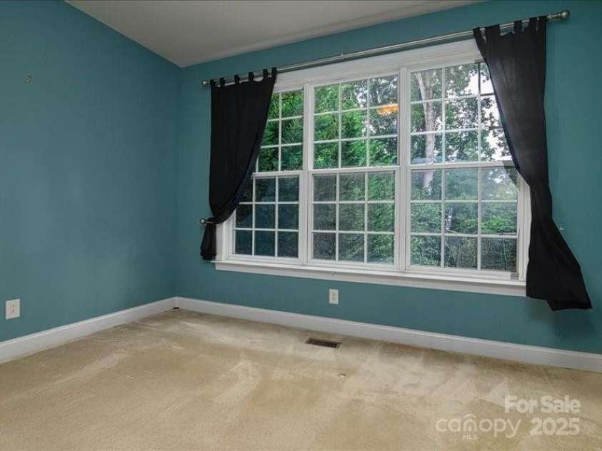 9913 Hazelview Drive, Charlotte, NC 28277.  MLS# CAR4260029, YatesRealty ID 19586. 