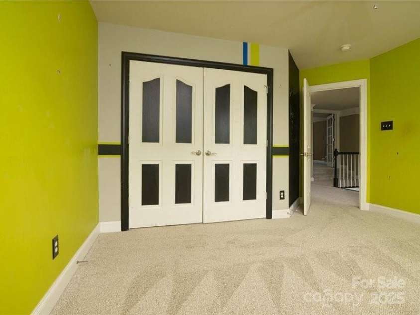 9913 Hazelview Drive, Charlotte, NC 28277.  MLS# CAR4260029, YatesRealty ID 19586. 